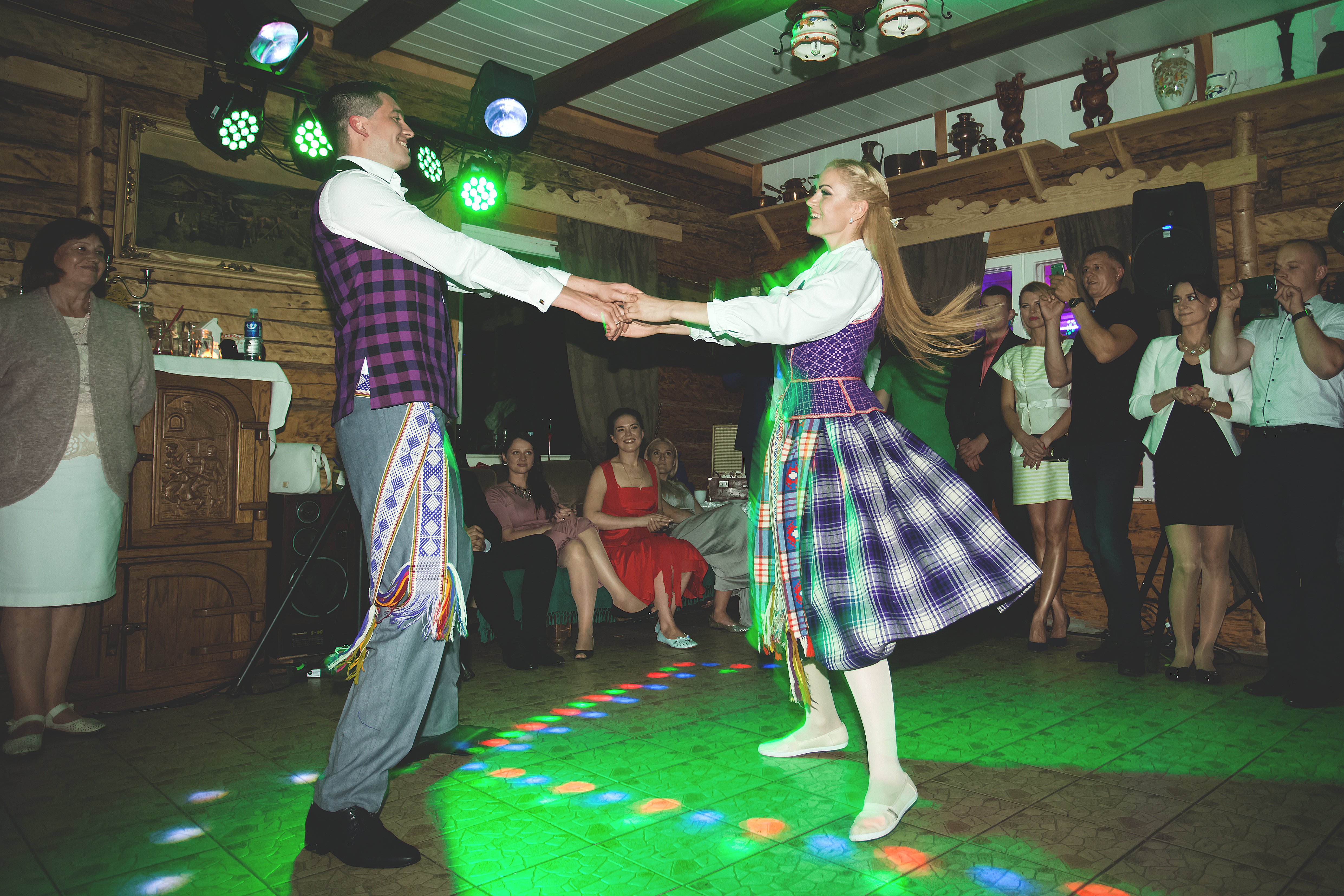 Tautinių ir modernių šokių vestuvinis šokis